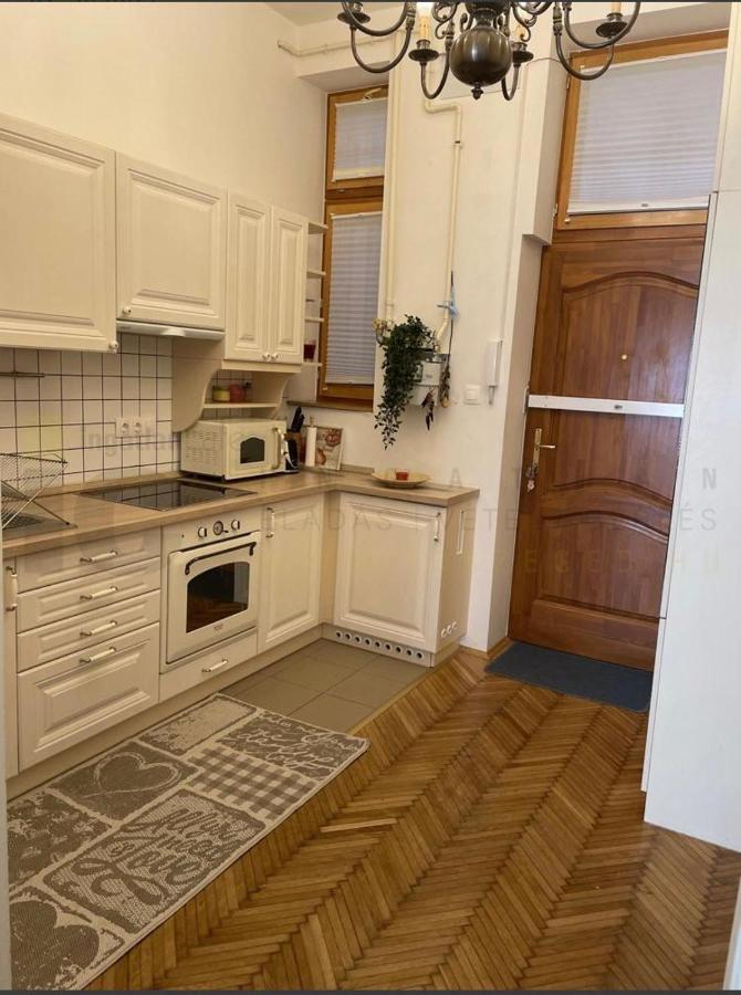 Sun City Apartment Сегед Екстериор снимка