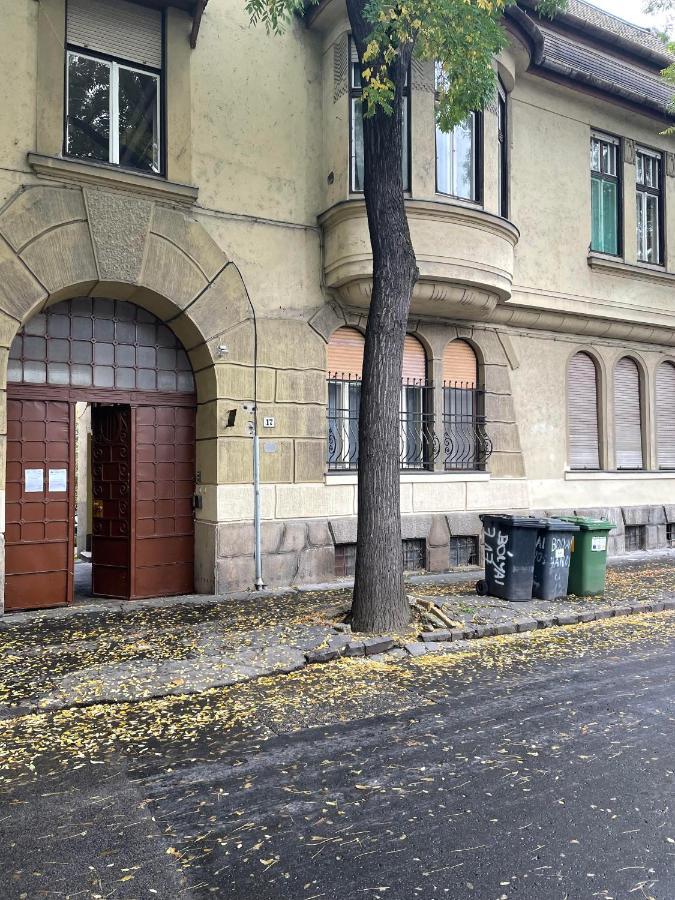 Sun City Apartment Сегед Екстериор снимка